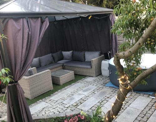 Relax in spacious garden house