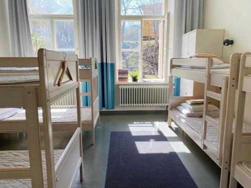 1 bunk bed