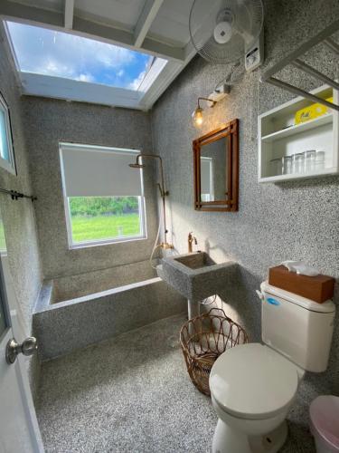 Bathroom, 晨之丘 in Manjhou Township