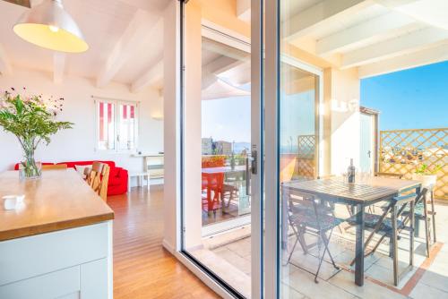 Attico Luce e Colori - Terrazza Vista Mare - 5 Bdr in Elia