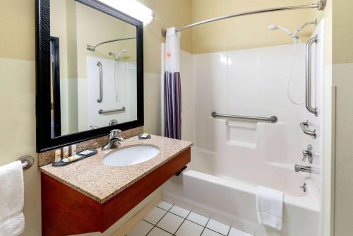 Queen Room with Two Queen Beds - Disability Access