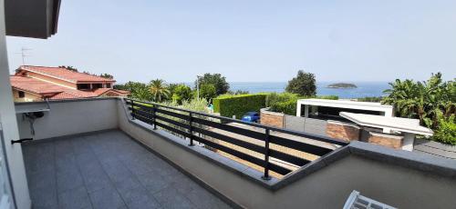 Villetta panoramica con giardino - Accommodation - Diamante