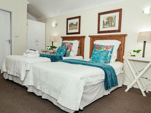 2 twin beds