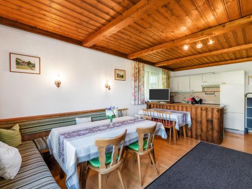  Apartment Ratgebgut by Interhome in Zell am See