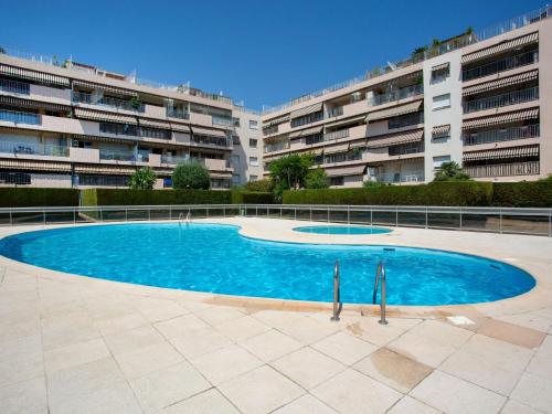 Apartment Le Phenicia by Interhome - Location saisonnière - Saint-Laurent-du-Var