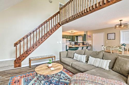 Tobyhanna Cabin with Private Deck Golf, Ski and Fish! in Tobyhanna, USA