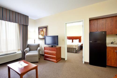 Holiday Inn Hotel & Suites Beckley, an IHG Hotel