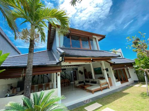 Villa Ruby - 3 Bedroom private Villa with a pool, Canggu