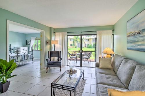 Fort Pierce Condo with Community Pool and Hot Tub in Fort Pierce Beach
