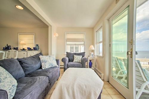 2 Decks and Beach Access Oceanfront Getaway! in Marshfield, USA