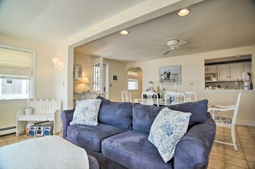 2 Decks and Beach Access Oceanfront Getaway! in Marshfield, USA