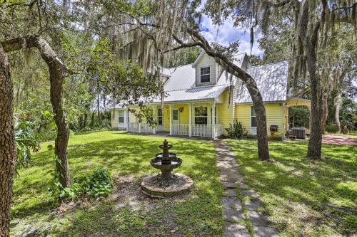 Titusville Vacation Rental Home Near Parks and Golf! in Titusville, USA