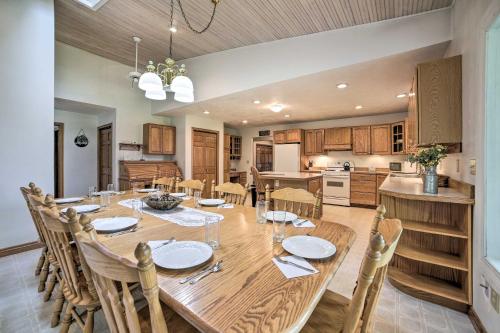 . Family Friendly! Long Noble Lake Gem w/ Game Room