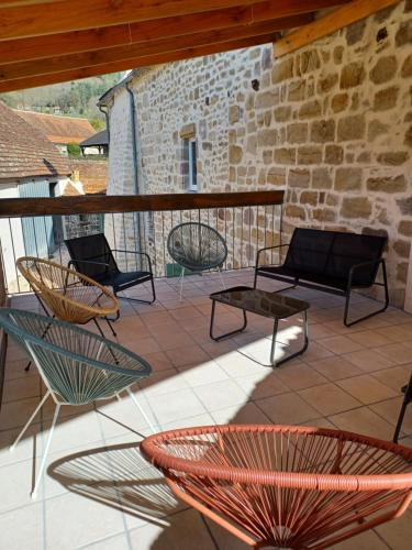 GITE DE CARACTERE CHEZ CELINE in โบลิเยอ-ซูร์-ดอร์ดอญ