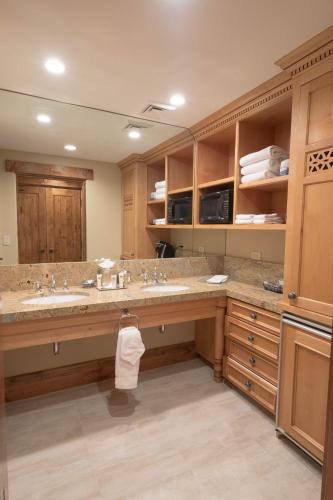 Two Bedroom Suite apartment hotel thumb 3