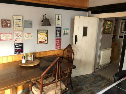 ห้องครัว, Double Room in Character Cottage With Parking, Beaulieu, New Forest in บิวลิยู