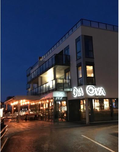Stort hus i Porsgrunn sentrum med gangavstand til "alt" & gratis parkering til flere biler (Hus i Porsgrunn sentrum med rolige omgivelser, gangavstand til "alt" & gratis parkering til flere bi) in พอร์สกรุน