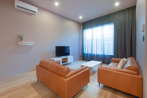 One-Bedroom Apartment image 5