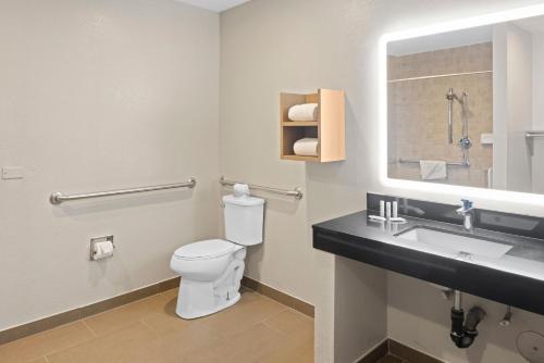 Days Inn by Wyndham San Diego-East/El Cajon - main image