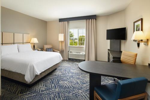 Candlewood Suites Charleston-Ashley Phosphate By IHG in Charleston (SC)