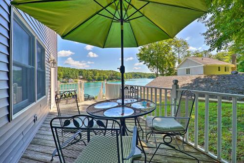 Lakefront Newaygo Home - Private Dock, Kayaks in Ņūveigo (MI)