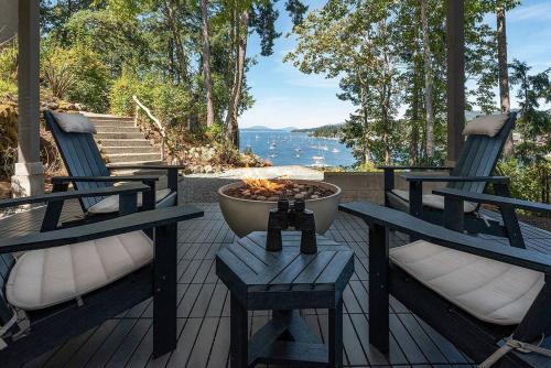 Seas the Bay Ocean View Suite - Apartment - Brentwood Bay