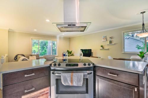 Pet-Friendly Michigan Home: 5 Mi to State Park! in West Bloomfield Township (MI)