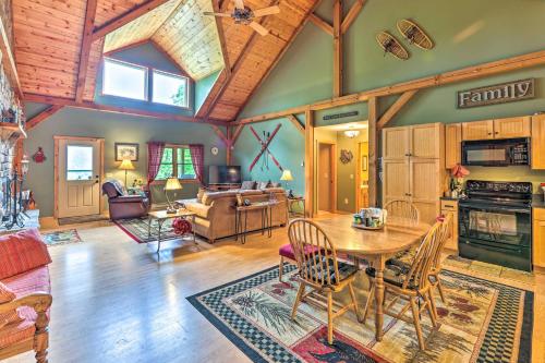 Slaty Fork Escape with Mountain View and Hot Tub! in Slaty Fork, USA