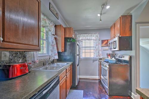 Vibrant Hyattsville Home 7 Mi to Downtown DC!