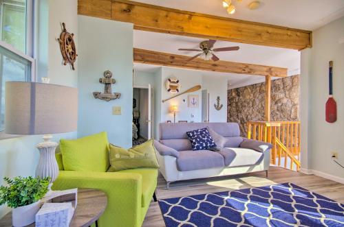 Marvelous Lakefront Condo with Deck and Grill!