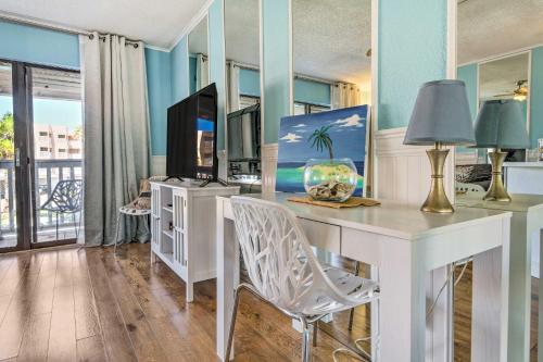 Beachside Corpus Christi Condo with Amenities! in Corpus Christi, USA