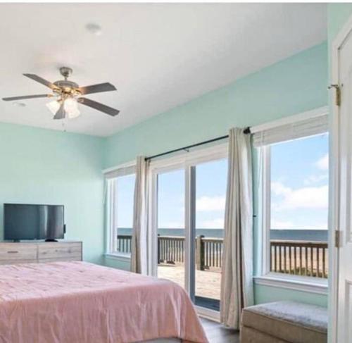 Stunning Beachfront 3 Bedroom Home, CoralMoonBeach in Bolivar Peninsula, USA