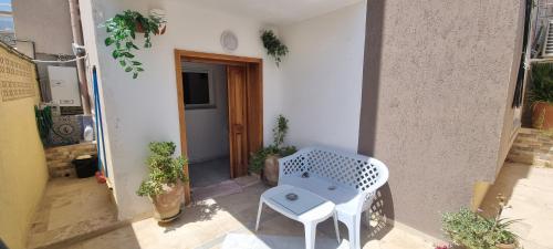 נוף חוץ, L'Andalousia "10 minutes from airport" in Ariana