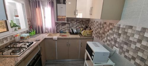 מטבח, L'Andalousia "10 minutes from airport" in Ariana