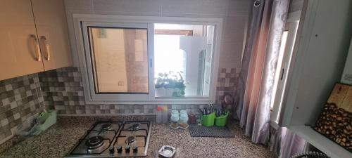 מטבח, L'Andalousia "10 minutes from airport" in Ariana
