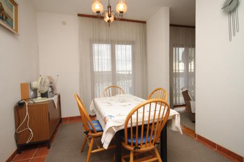 Apartments with a parking space Pula - 7681 - image 10