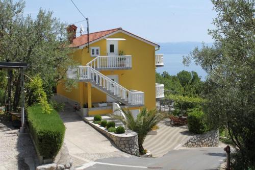 Apartments with a parking space Medveja, Opatija - 7721 - Location saisonnière - Medveja