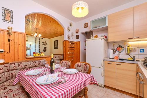 Two-Bedroom Apartment with Terrace image 6