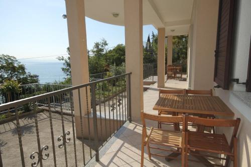 Apartments by the sea Medveja, Opatija - 7719