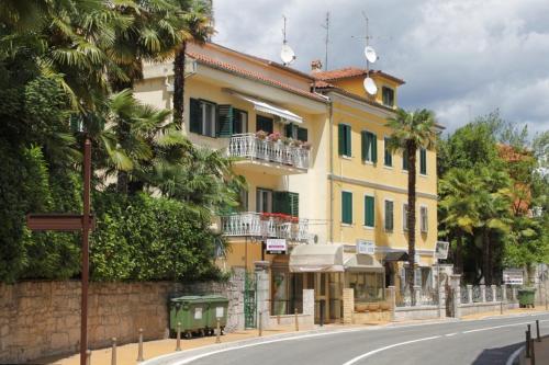 Apartments by the sea Opatija - 7848