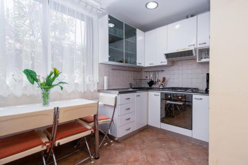 Two-Bedroom Apartment with Terrace image 8