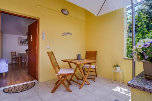 Apartments by the sea Artatore Losinj - 7952 - main image