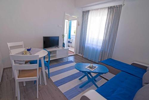 Apartments by the sea Veli Losinj Losinj - 7959 - image 9