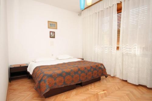 Apartments with a parking space Opatija - 7902 - image 12