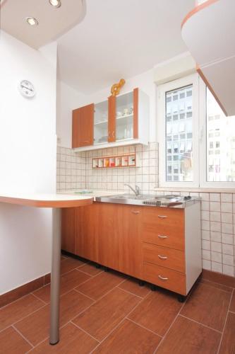 Apartments with WiFi Split - 7907 - image 11