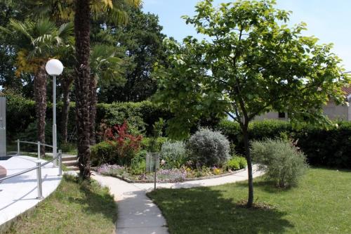 Apartments with a swimming pool Lovran Opatija - 7707 - image 2