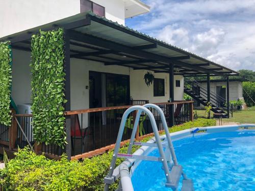 Pet Friendly - WFH Beach House in Potrero