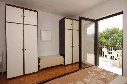 Apartments with parking space Icici, Opatija - 7763 in อิชิชิ