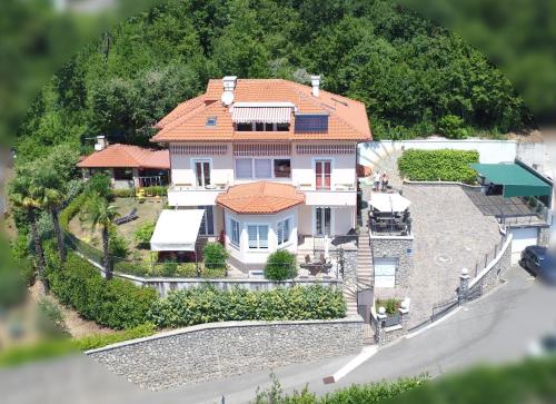 Apartments with a parking space Icici Opatija - 7793