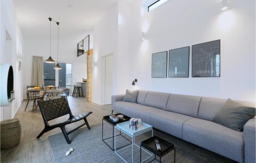 Stunning Home In Lembruch-dmmer See With 2 Bedrooms, Wifi And Indoor Swimming Pool